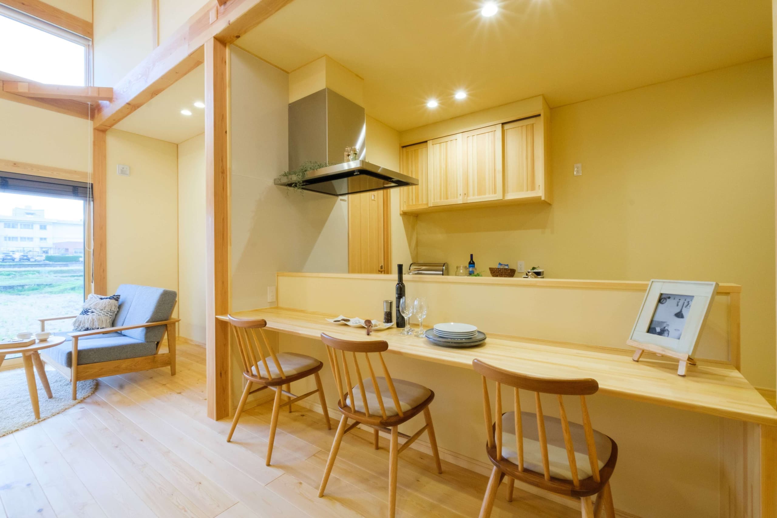 トミソー　ダイニングカウンターで暮らす平屋